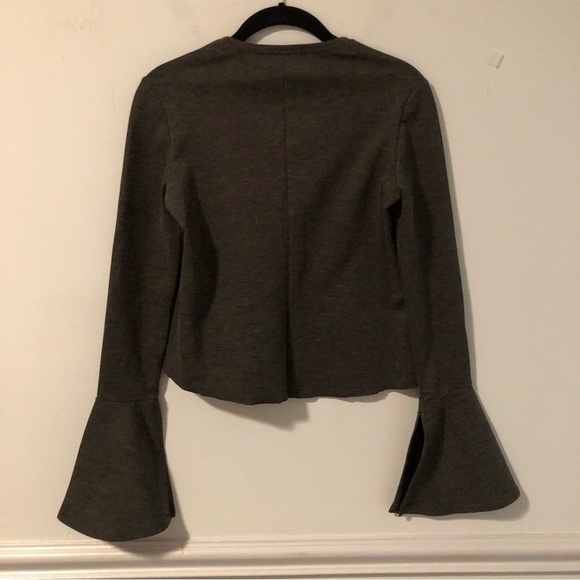 Zara Trafaluc Gray Belle Sleeve Long Sleeve Blouse Size Small - Picture 3 of 8